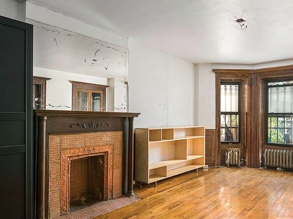 3rd image of 401 Hancock St #1AA