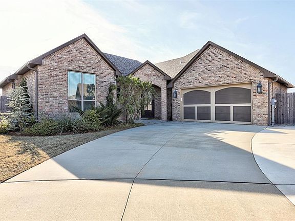2nd image of 1716 Harvest Ln