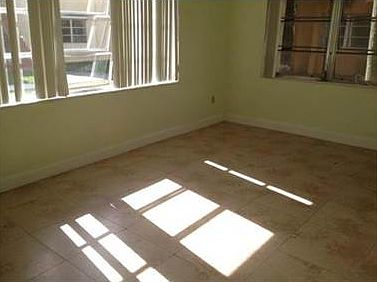 5th image of 13920 SW 90th Ave #107