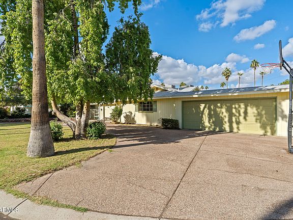 2nd image of 502 W CLAREMONT Avenue