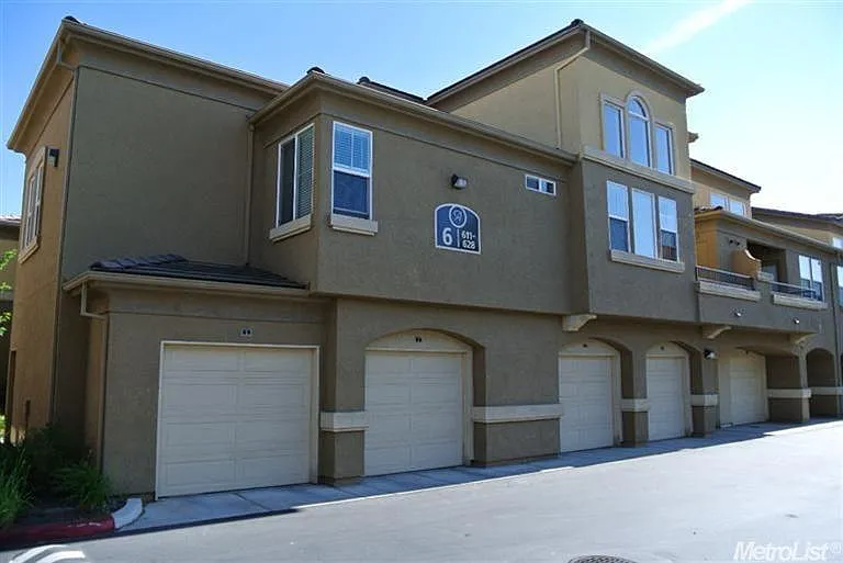 1900 Danbrook Dr #621 — Photo 27