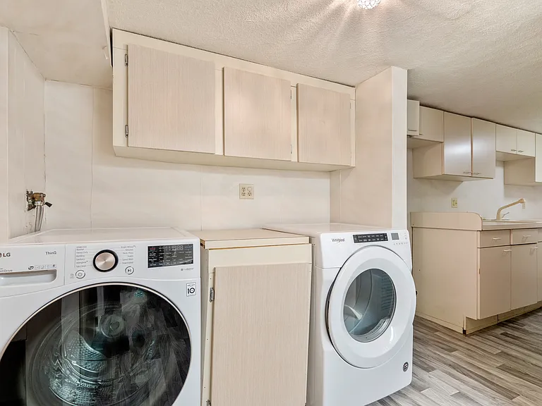 832 Chestnut St — Photo 27