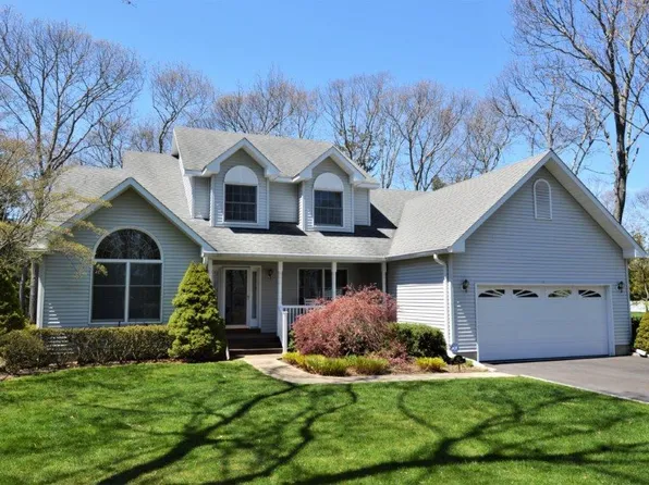 https://photos.zillowstatic.com/fp/cdee1cfbe32221a5edd9b94ca368615a-p_e.webp
