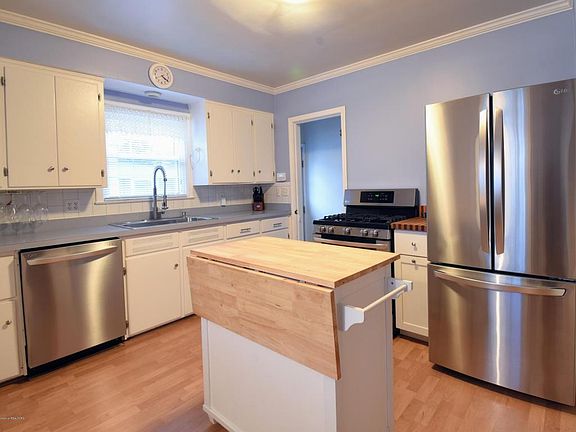 5th image of 1222 Parkdale St