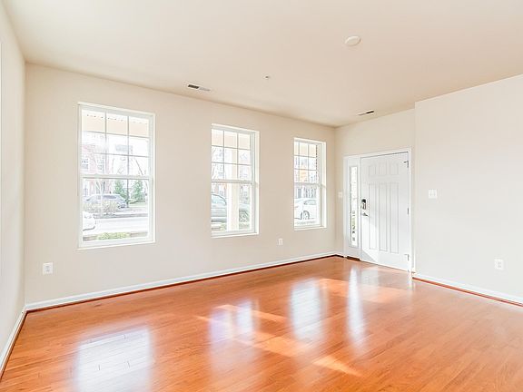 Entrance/Living Room