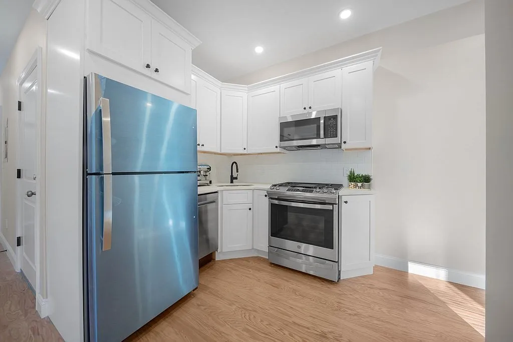 4 bed, 1000 sqft, $6,250 — Photo 4
