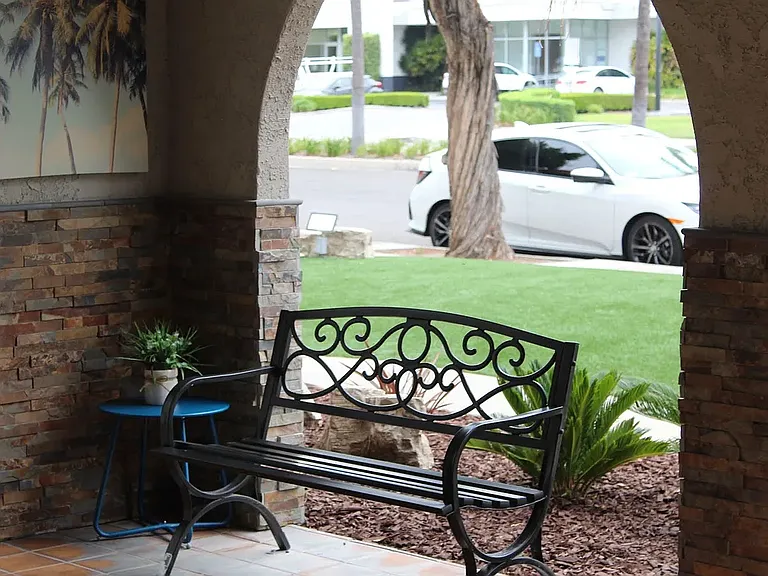 Vio Cerritos — Photo 10