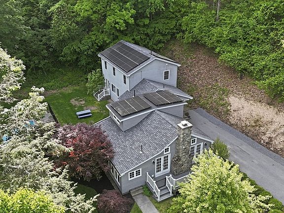 3rd image of 32 Eunice Williams Dr