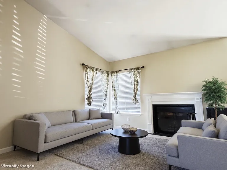 10665 Cherry Hills Dr — Photo 8