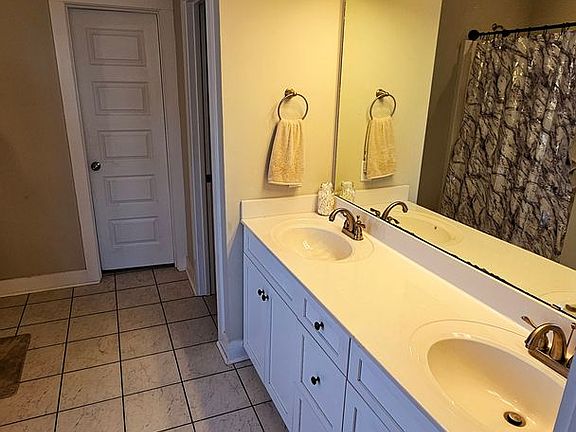 3rd image of 307 Garland Shores Dr