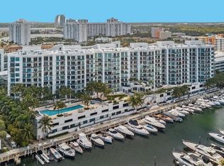 3029 188th St #916, Miami, FL 33180