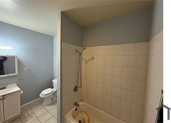 765 Grove St #4 — Photo 3