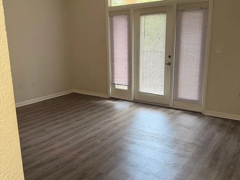 911 N Orange Ave #304 — Photo 14