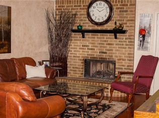 801 Vaughn Dr, Burleson, TX 76028