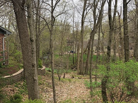 3rd image of 741 Oakwood Dr