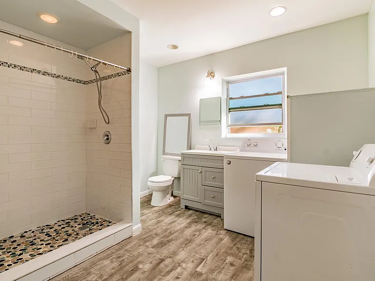 677 Oakwood Dr — Photo 22