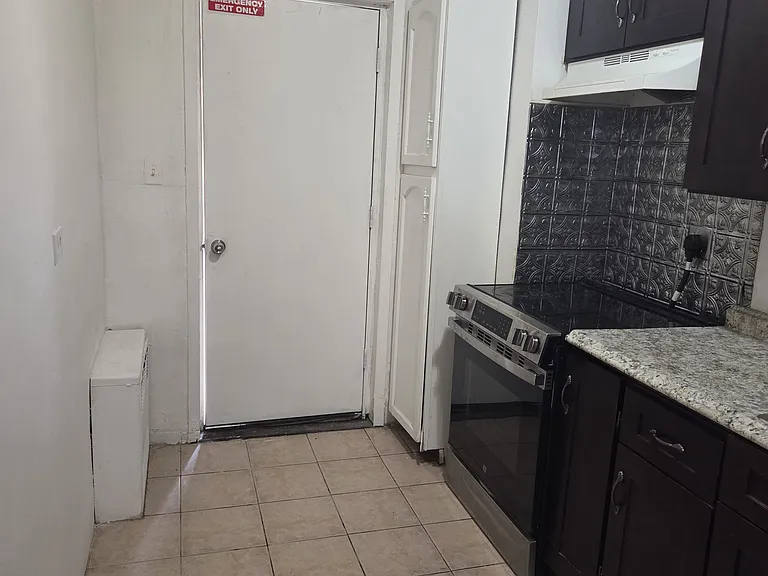 217-03 Jamaica Ave #2R — Photo 5