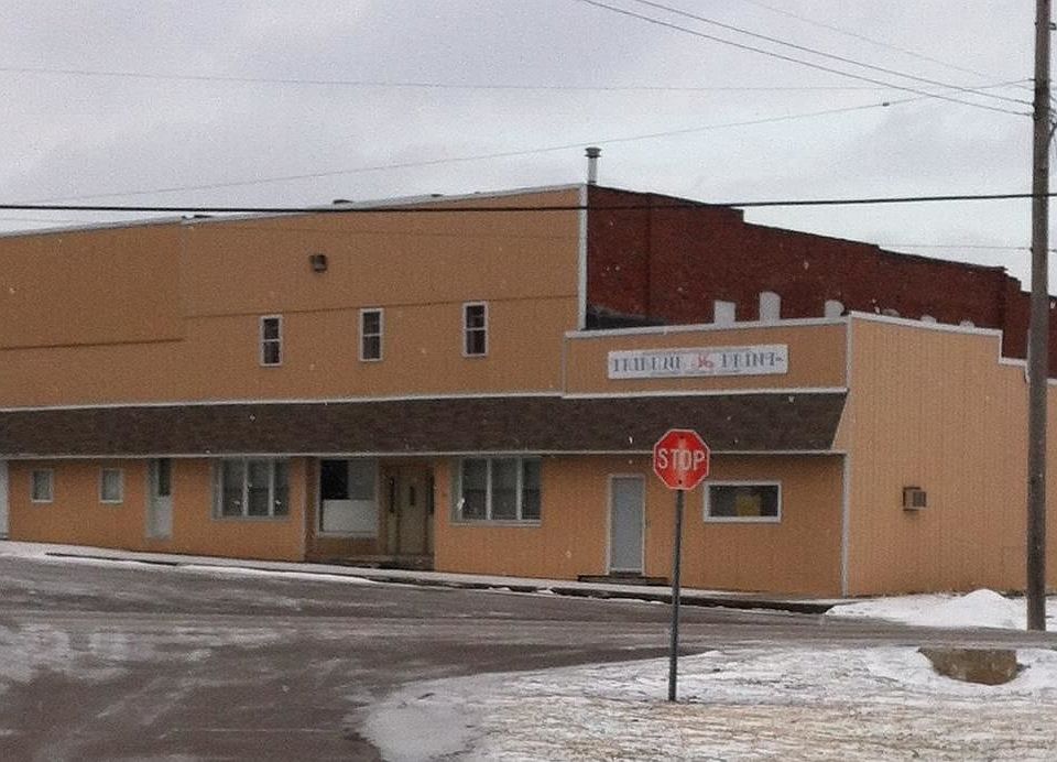 1st image of 107 S Oak St.