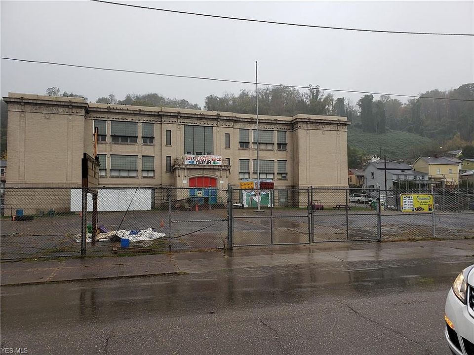 2nd image of 4597 Noble St