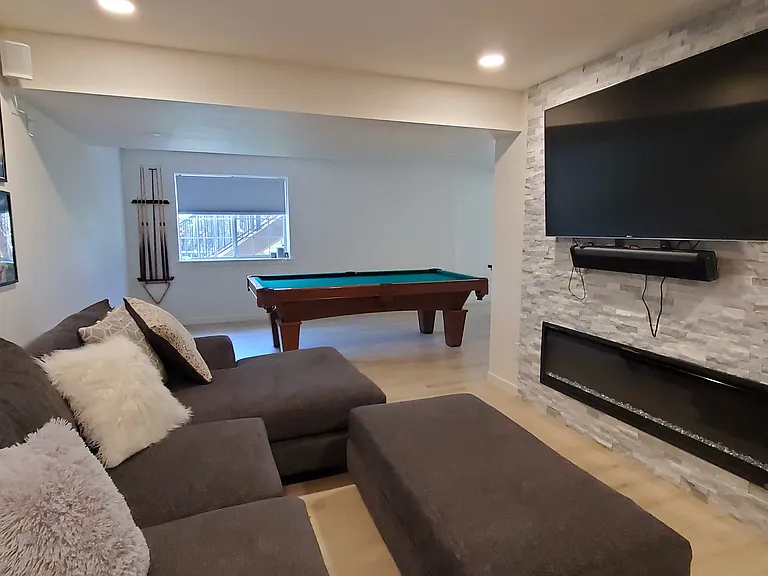 2445 Clayton Cir — Photo 7
