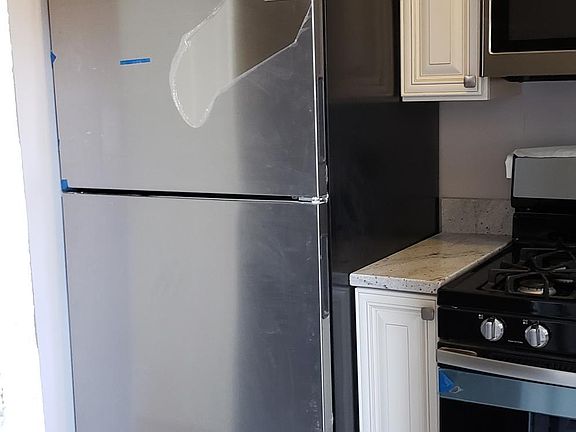2nd image of 4871 N Hermitage Ave #22