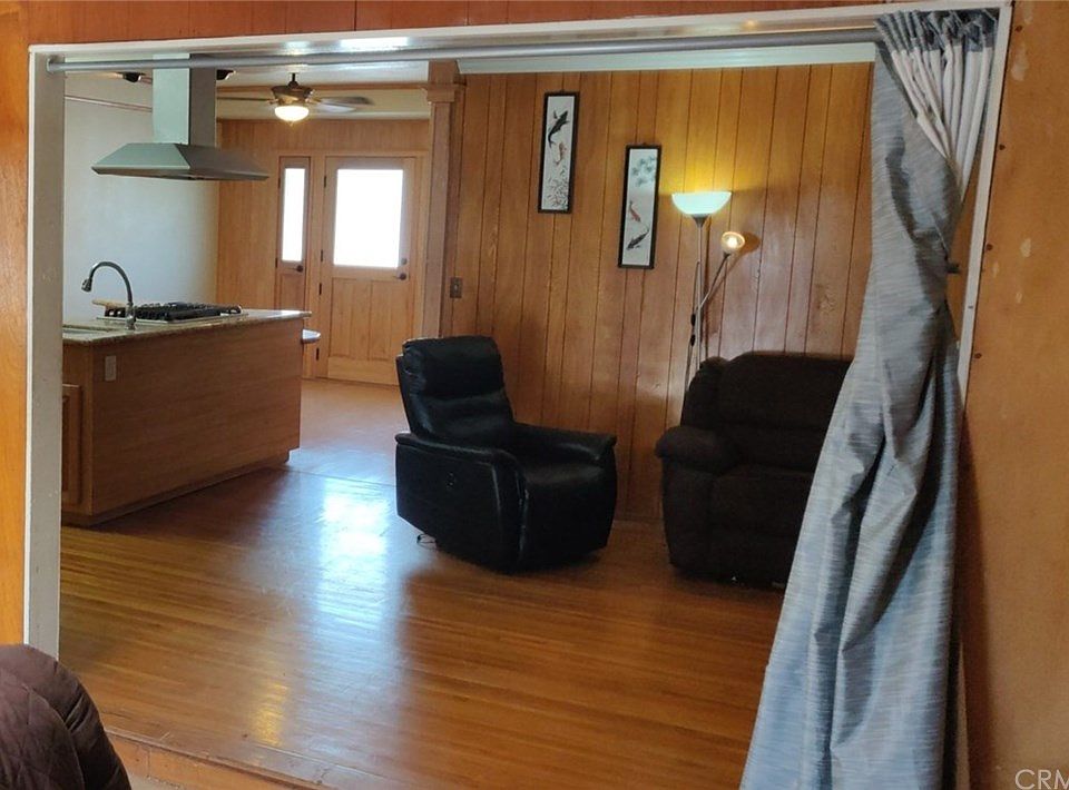 1st image of 806 Willow Ave