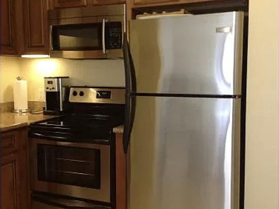 3rd image of 324 Catalpa St APT 306