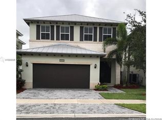 10454 NW 70th Ln, Doral, FL 33178