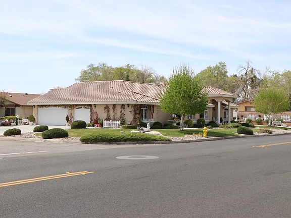 3rd image of 13289 Country Club Dr