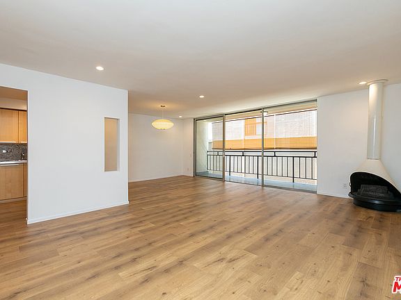 3rd image of 7270 Hillside Ave Unit 208