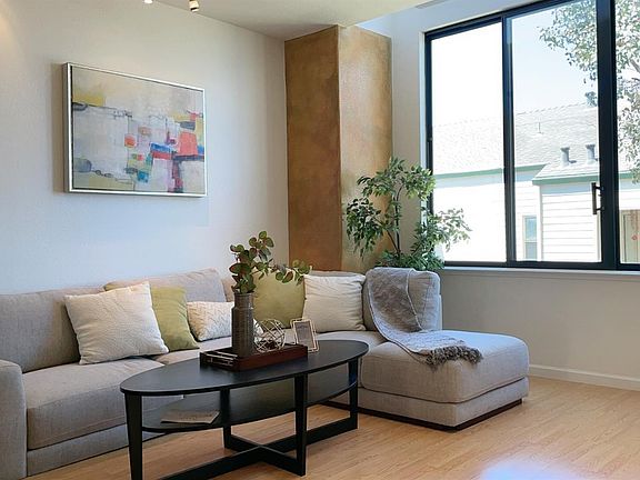 4th image of 71 Appian Way Unit B