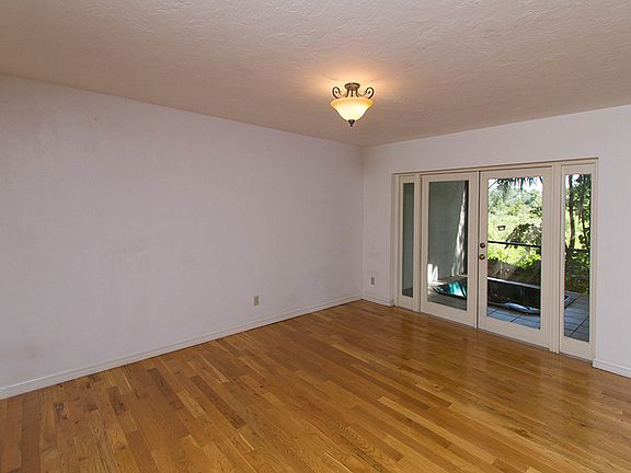 3rd image of 2773 Temple Trl