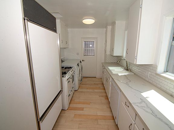 4th image of 156 W Linden Ct #B