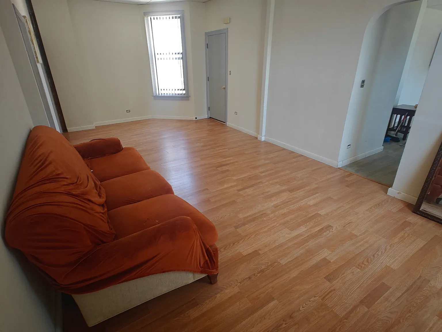 2 bed, 800 sqft, $1,500 — Photo 2