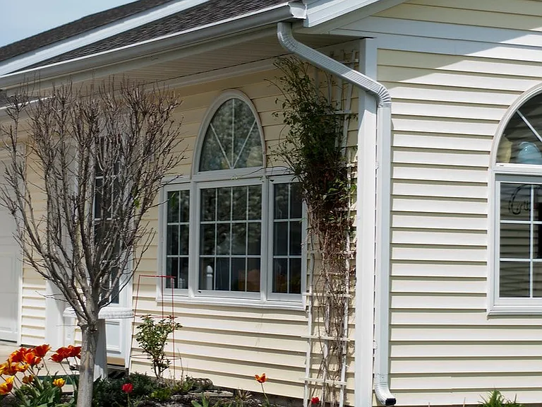 310 Parent Dr — Photo 2