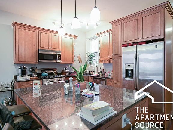 2nd image of 665 W Cornelia Ave #3