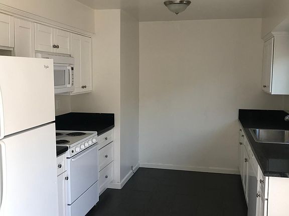 4th image of 4911 Laurel Canyon Blvd