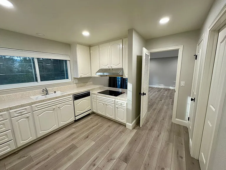 11037 Linda Vista Dr — Photo 7