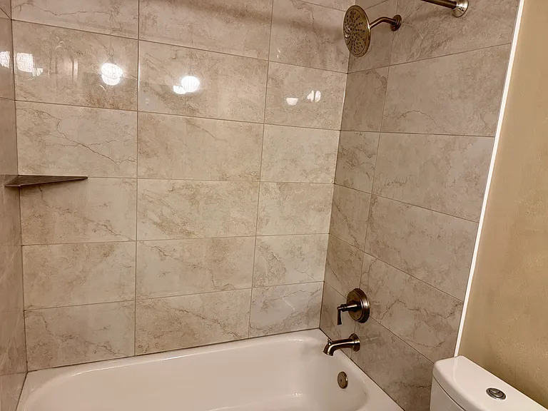 1756 Plymouth Ct #B — Photo 13