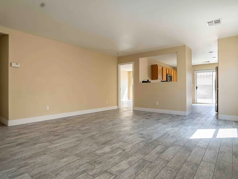 5558 Rollins St — Photo 4