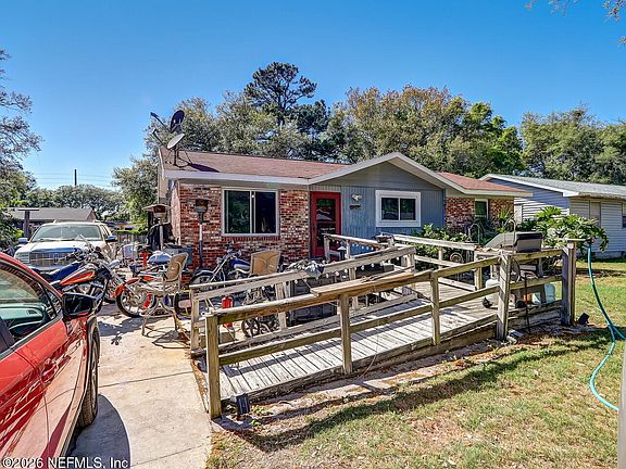 3rd image of 919 S 12TH Street