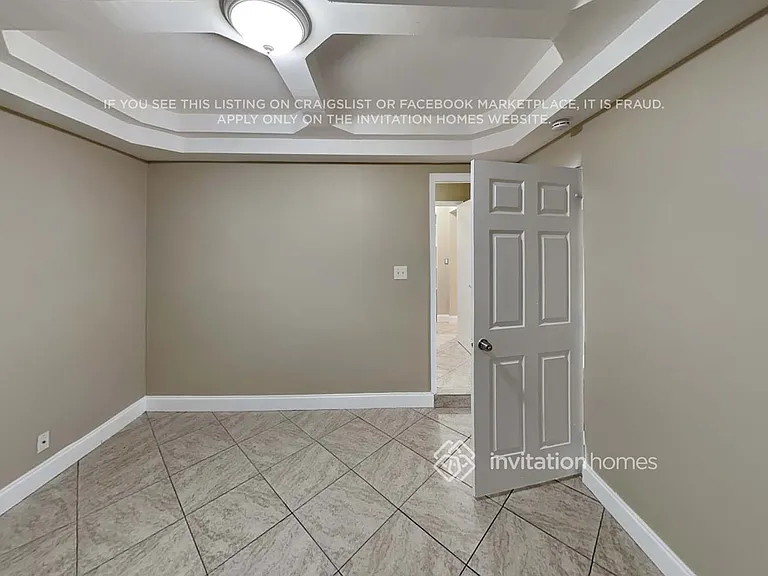 1920 N 53rd Ave — Photo 11