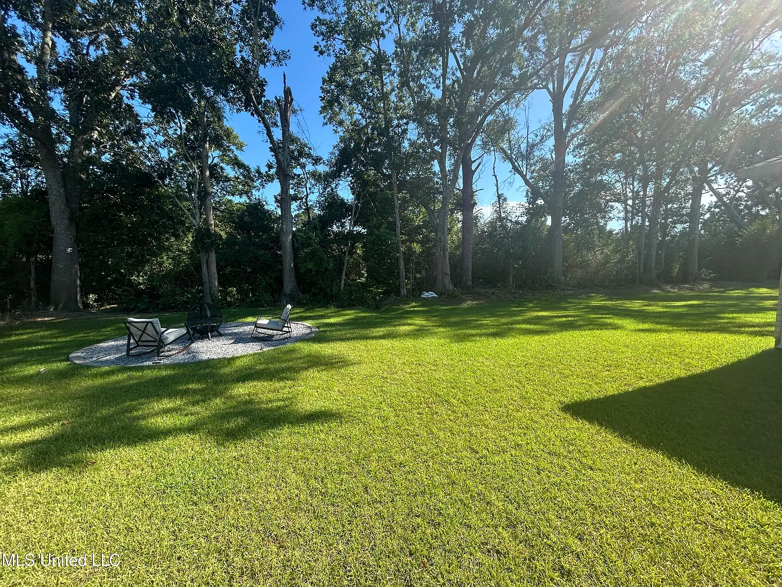 3 bed, 2.0 bath, 1490 sqft, $2,000 — Photo 4