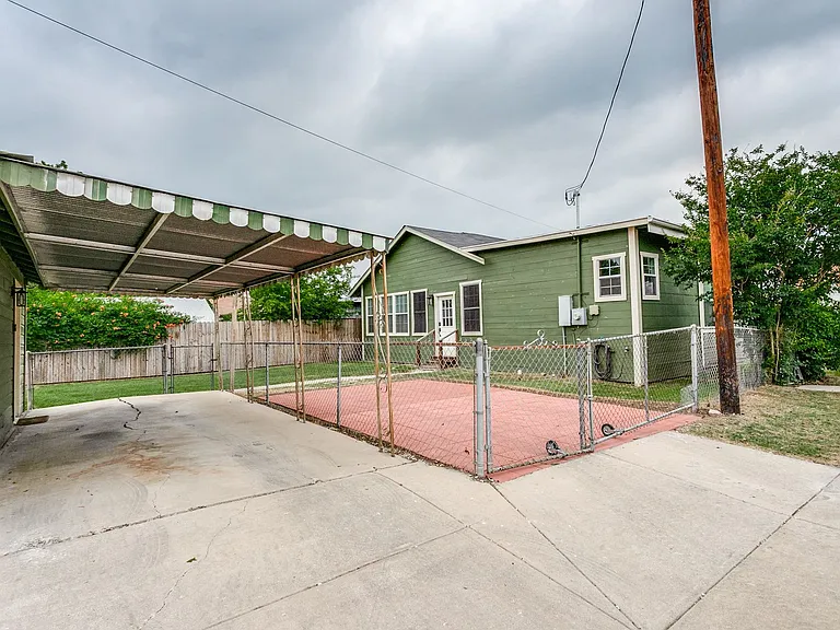1004 Edison Dr — Photo 25