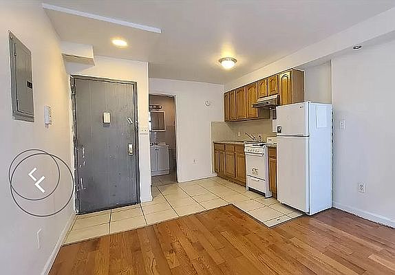 5th image of 123 Allen St #10