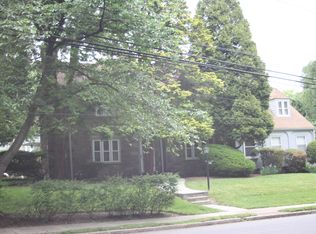 19 W Levering Mill Rd, Bala Cynwyd, PA 19004