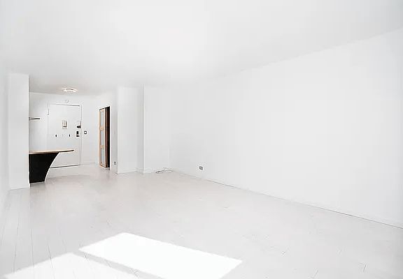 4th image of 382 Central Park W APT 8U