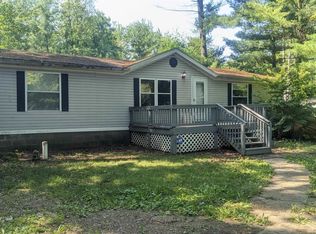 801 W Maplecrest Dr, Sanford, MI 48657