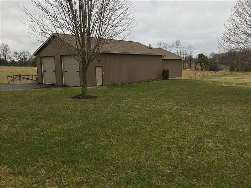 2nd image of 200 Airport Rd