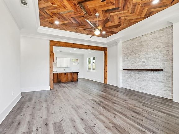 5th image of 424 Chinchilla Dr